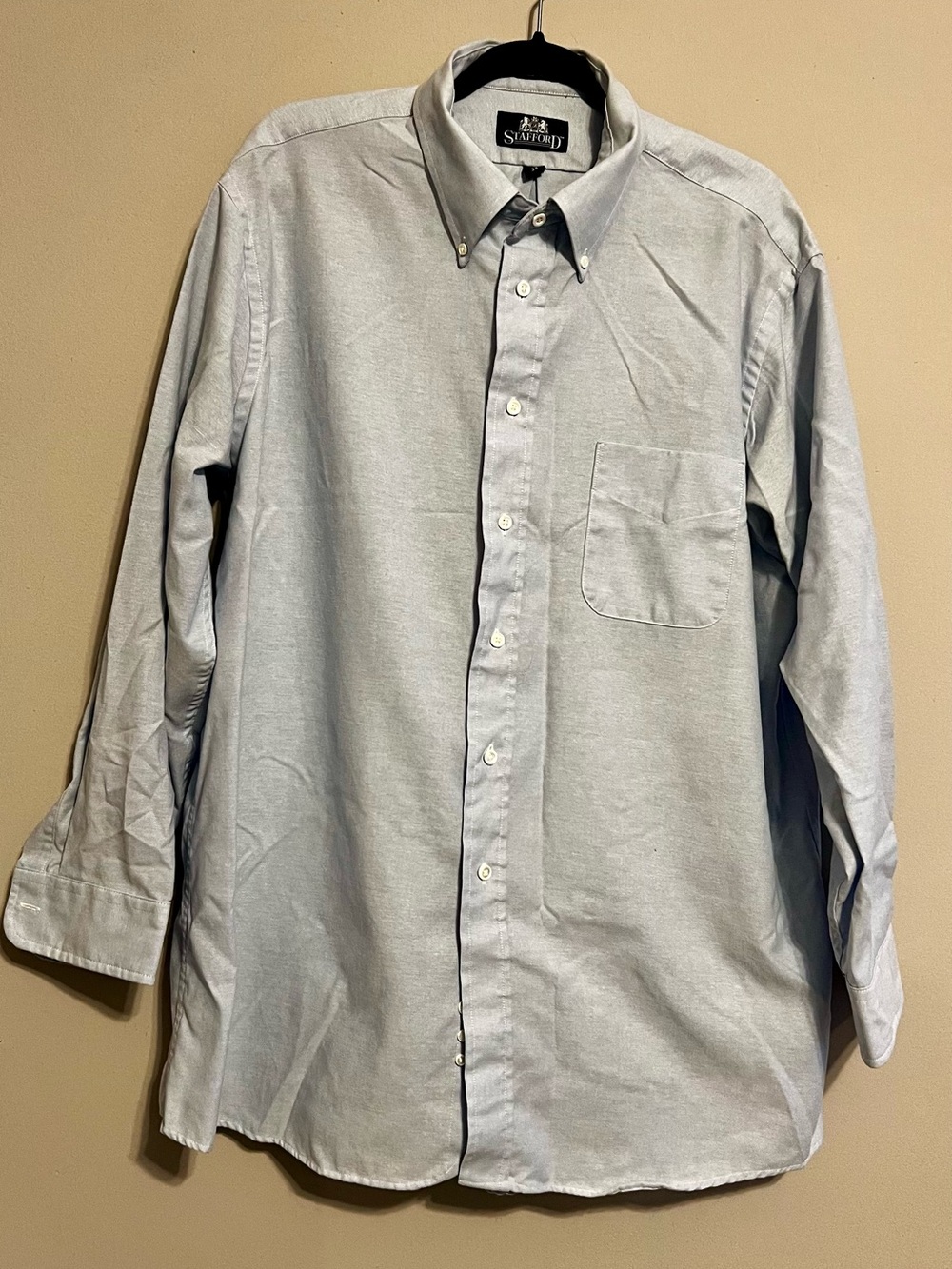 Stafford Men's Light Blue Button-Down Oxford Shirt Size 17.5/34